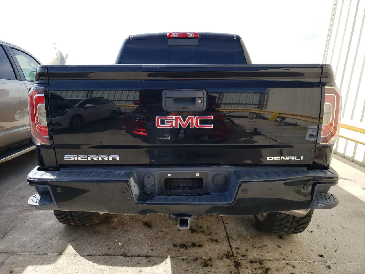 3GTU2PEJ3JG625091 2018 GMC Sierra K1500 Denali