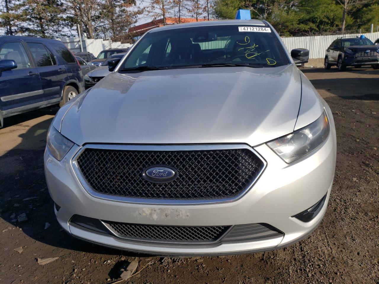 1FAHP2KT5FG121758 2015 Ford Taurus Sho