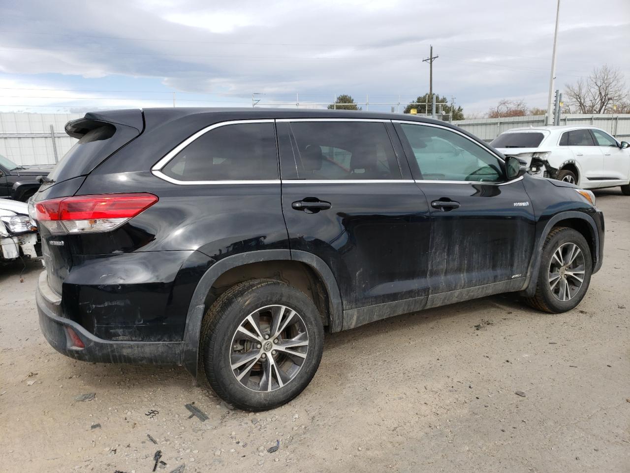 5TDBGRFH9KS065998 2019 Toyota Highlander Hybrid