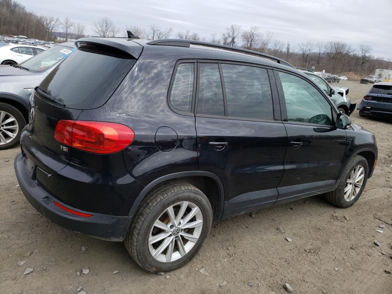 WVGAV7AX6HK053372 VOLKSWAGEN TIGUAN 2017