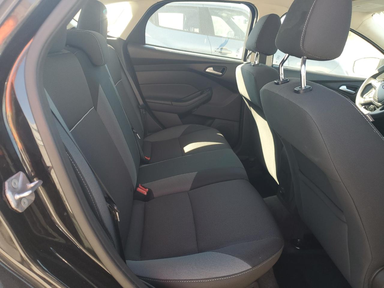 1FAHP3K27CL166376 2012 Ford Focus Se