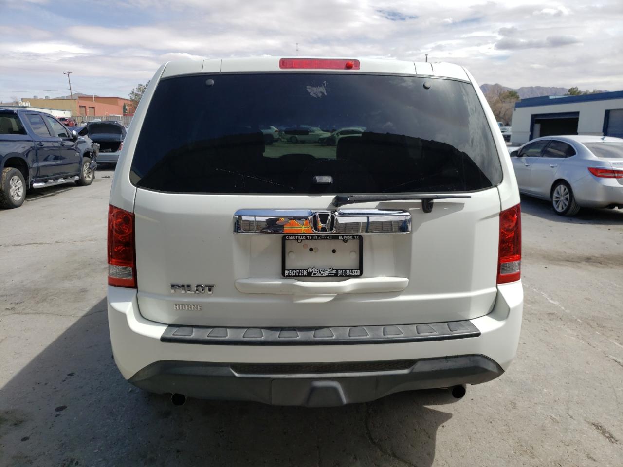 5FNYF3H20EB010755 2014 Honda Pilot Lx