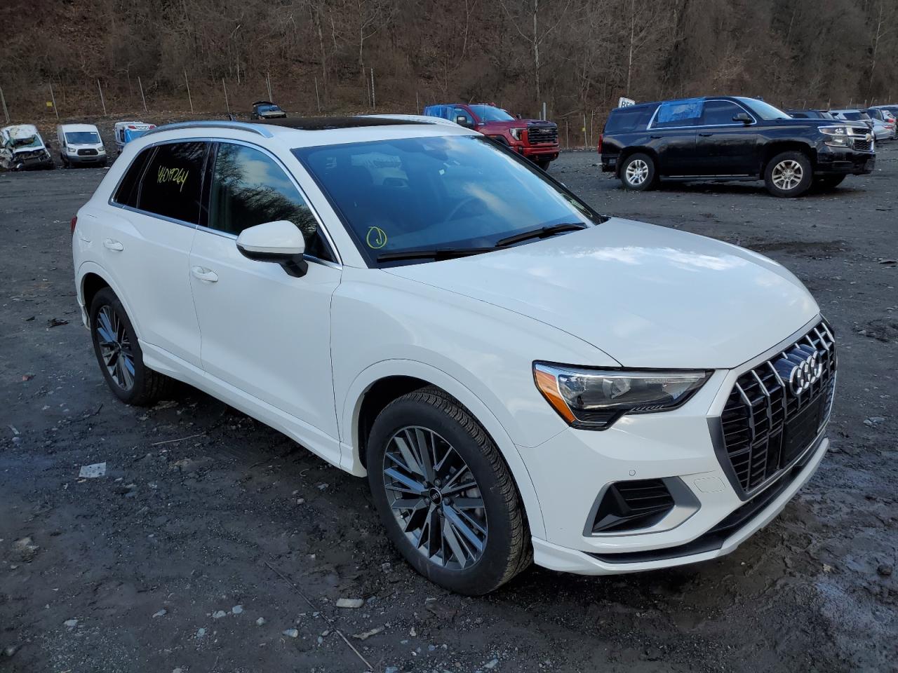 wa1aucf34m1120907 WA1AUCF34M1120907 2021 Audi Q3 Premium 40
