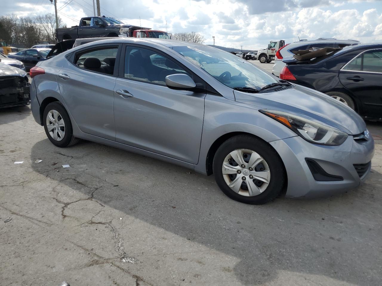 2016 Hyundai Elantra Se vin: 5NPDH4AE4GH688030