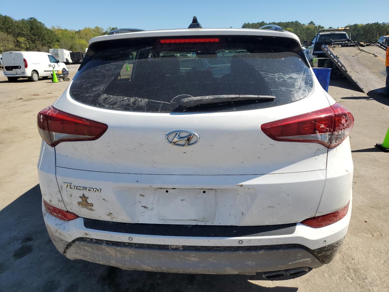 KM8J33A20JU774798 2018 Hyundai Tucson Value