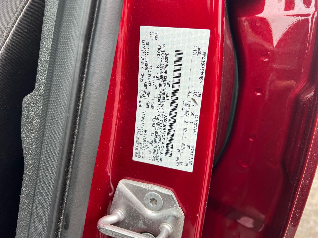 VIN: 1FMCU9GDXHUF00701 2017 FORD ESCAPE