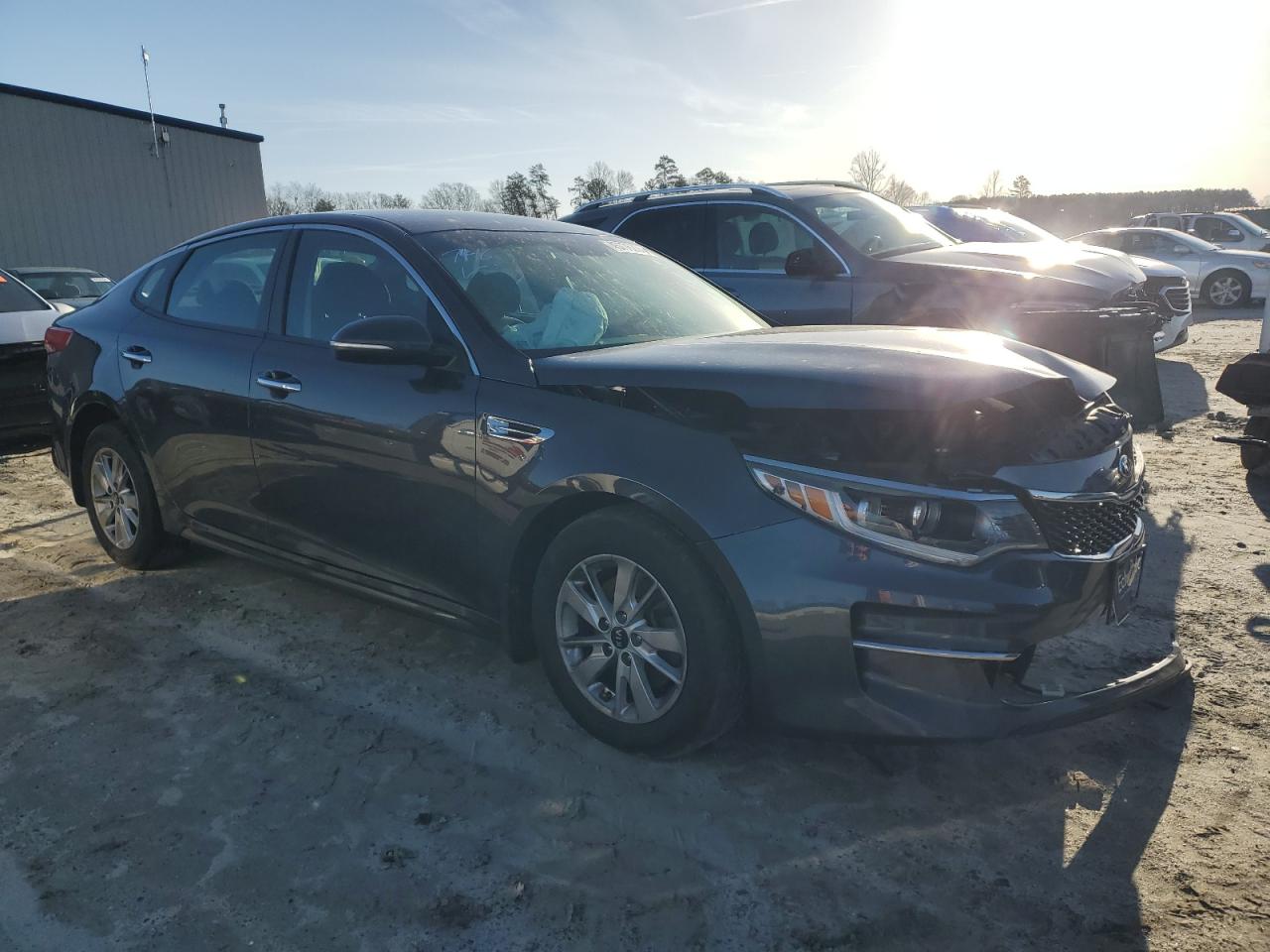 2017 Kia Optima Lx vin: 5XXGT4L30HG154124