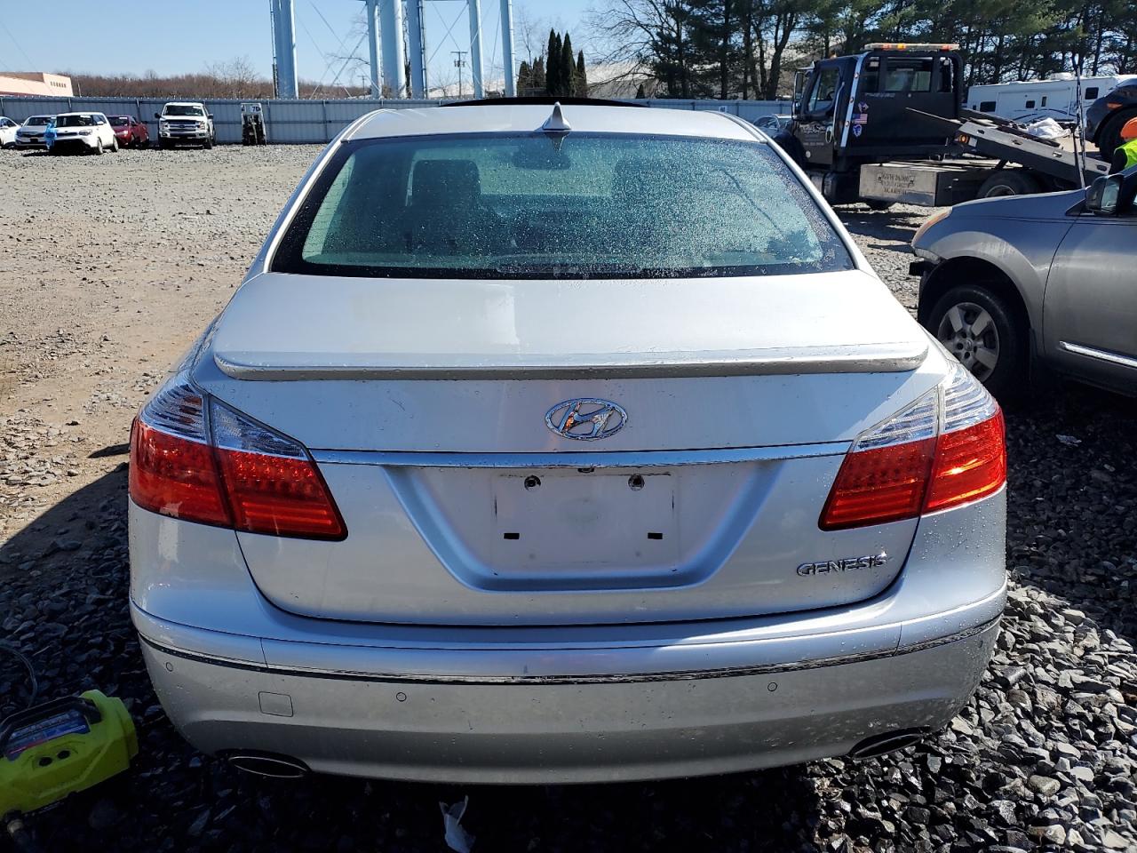 KMHGC4DE2AU077512 2010 Hyundai Genesis 3.8L