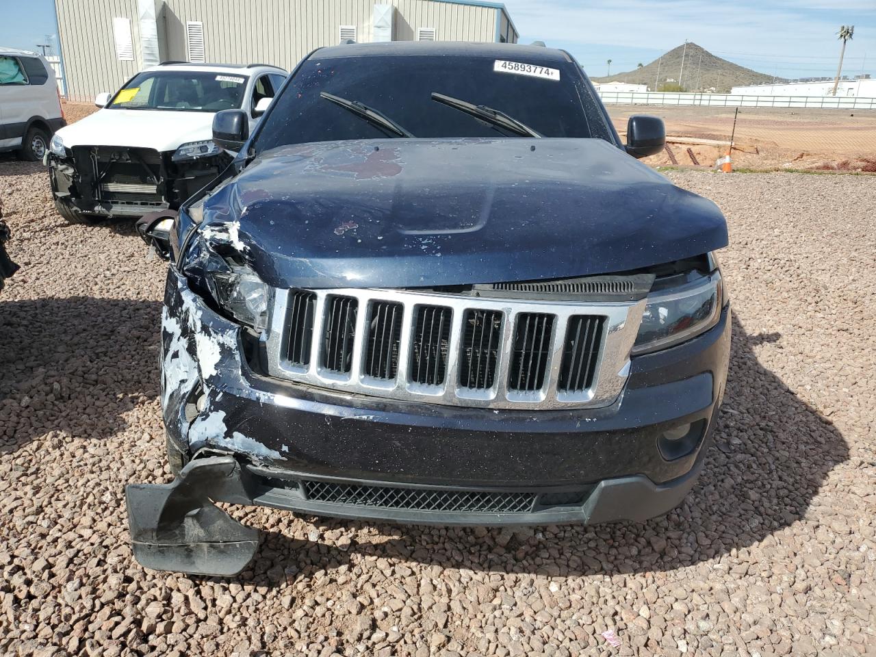 1J4RS4GG6BC573444 2011 Jeep Grand Cherokee Laredo