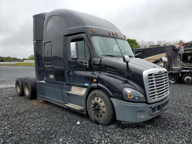 Lot #2455028602 2016 FREIGHTLINER CASCADIA 1 salvage car