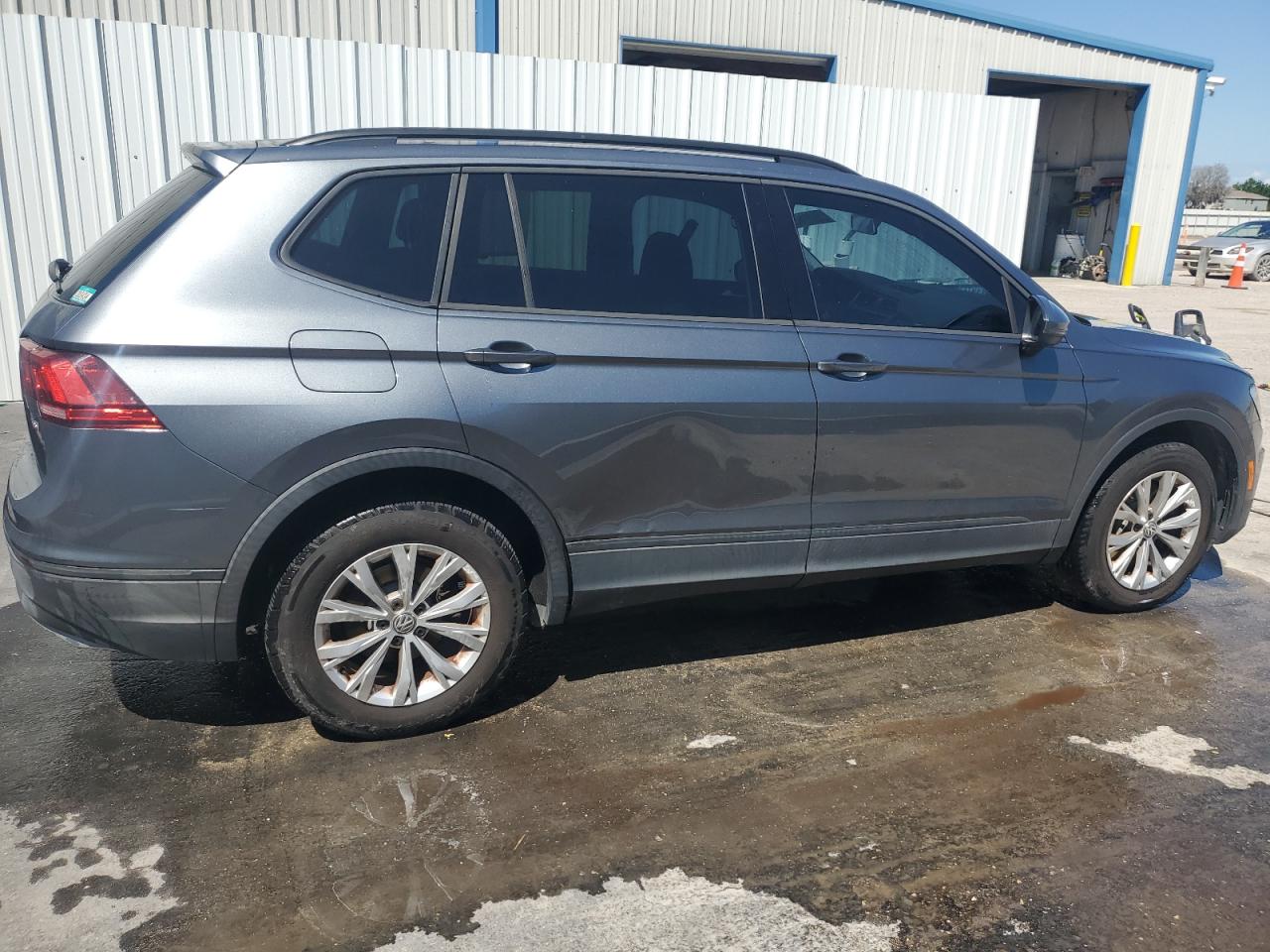 3VV1B7AX0JM016458 2018 Volkswagen Tiguan S