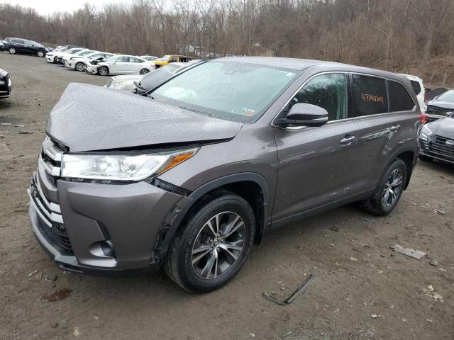 VIN 5TDBZRFH5KS738117 2019 Toyota Highlander, LE no.1