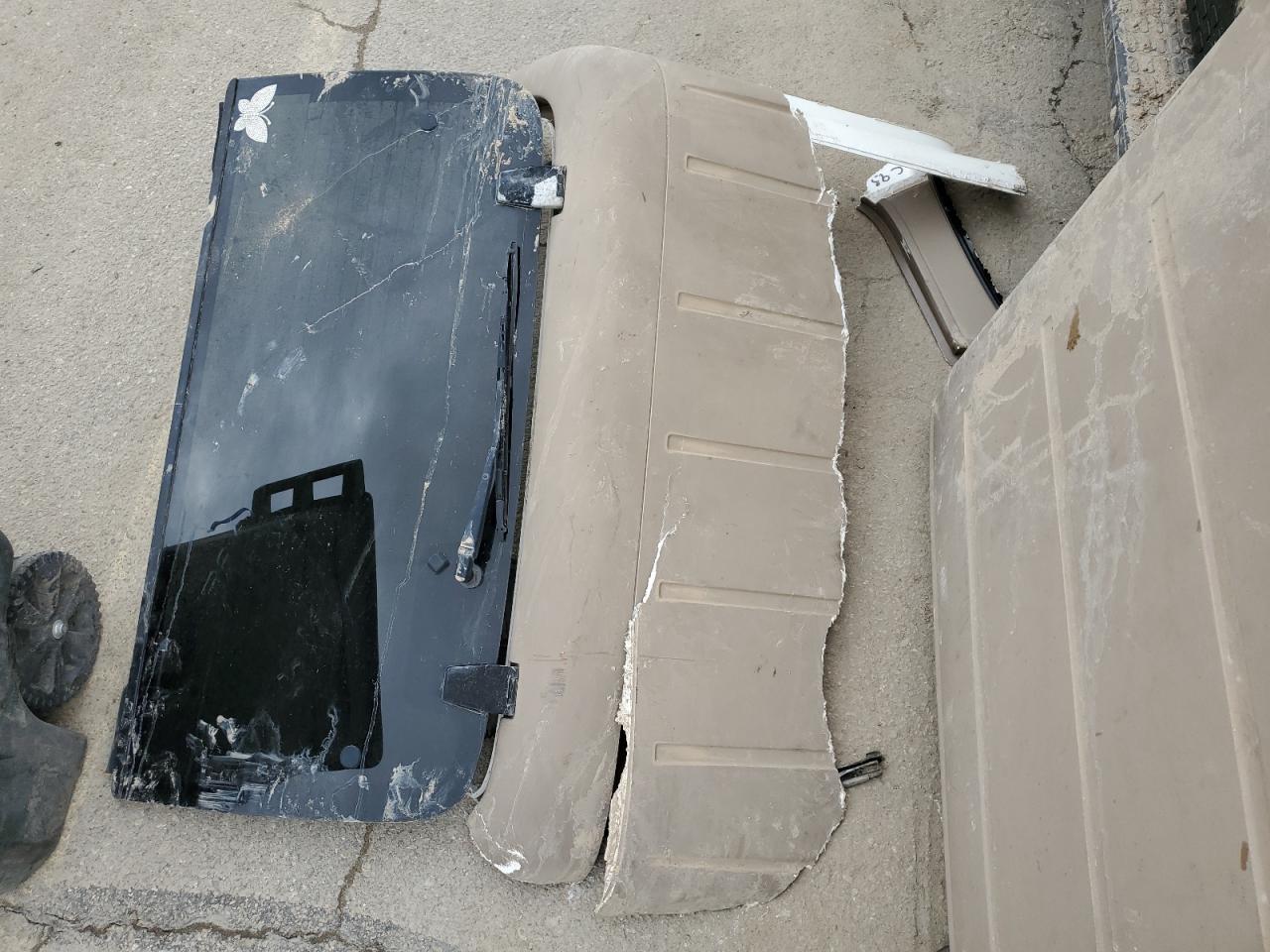 1J4FA59S4YP721475 2000 Jeep Wrangler / Tj Sahara