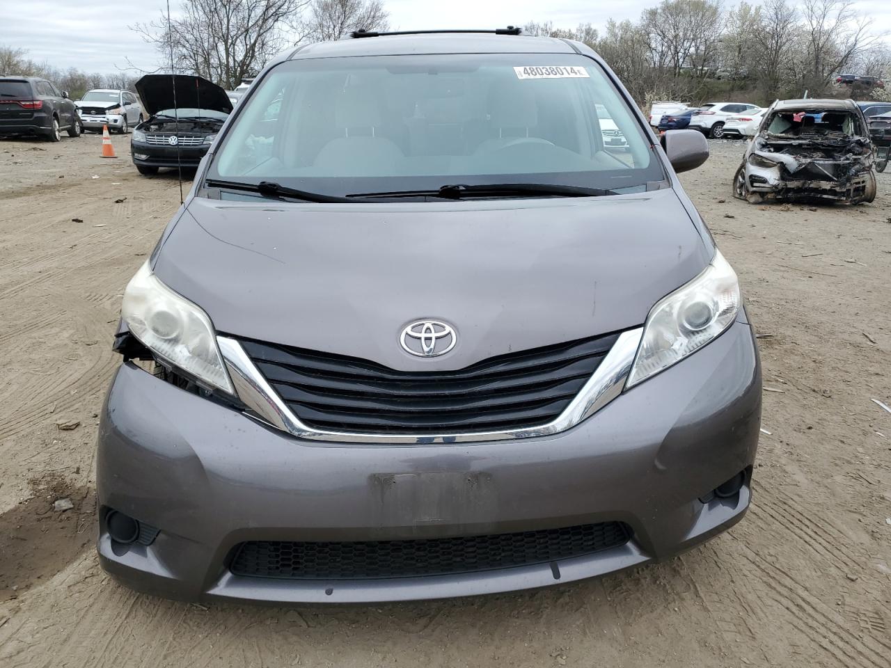 5TDKK3DC2ES495010 2014 Toyota Sienna Le