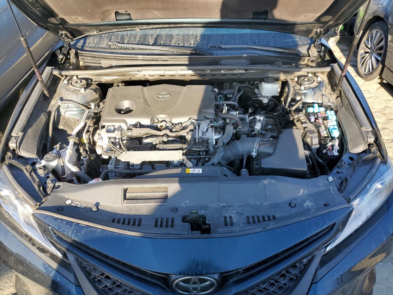 2018 Toyota Camry L vin: 4T1B11HK9JU653515