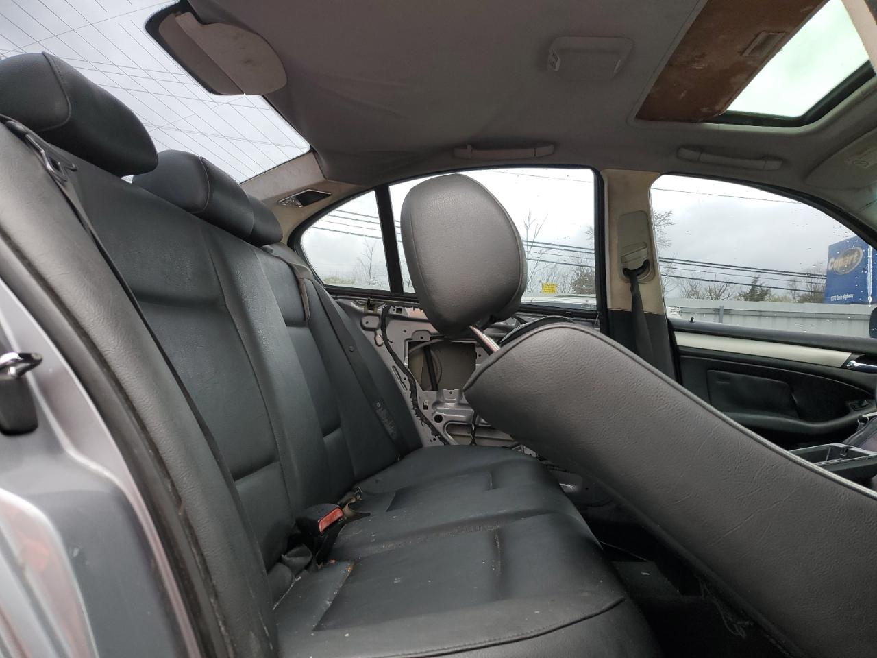 WBAEV33474KR27351 2004 BMW 325 I