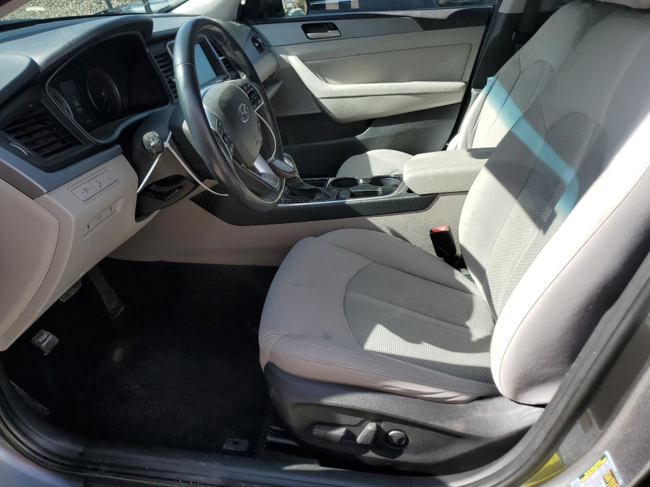 2019 Hyundai Sonata Limited vin: 5NPE34AF6KH776839