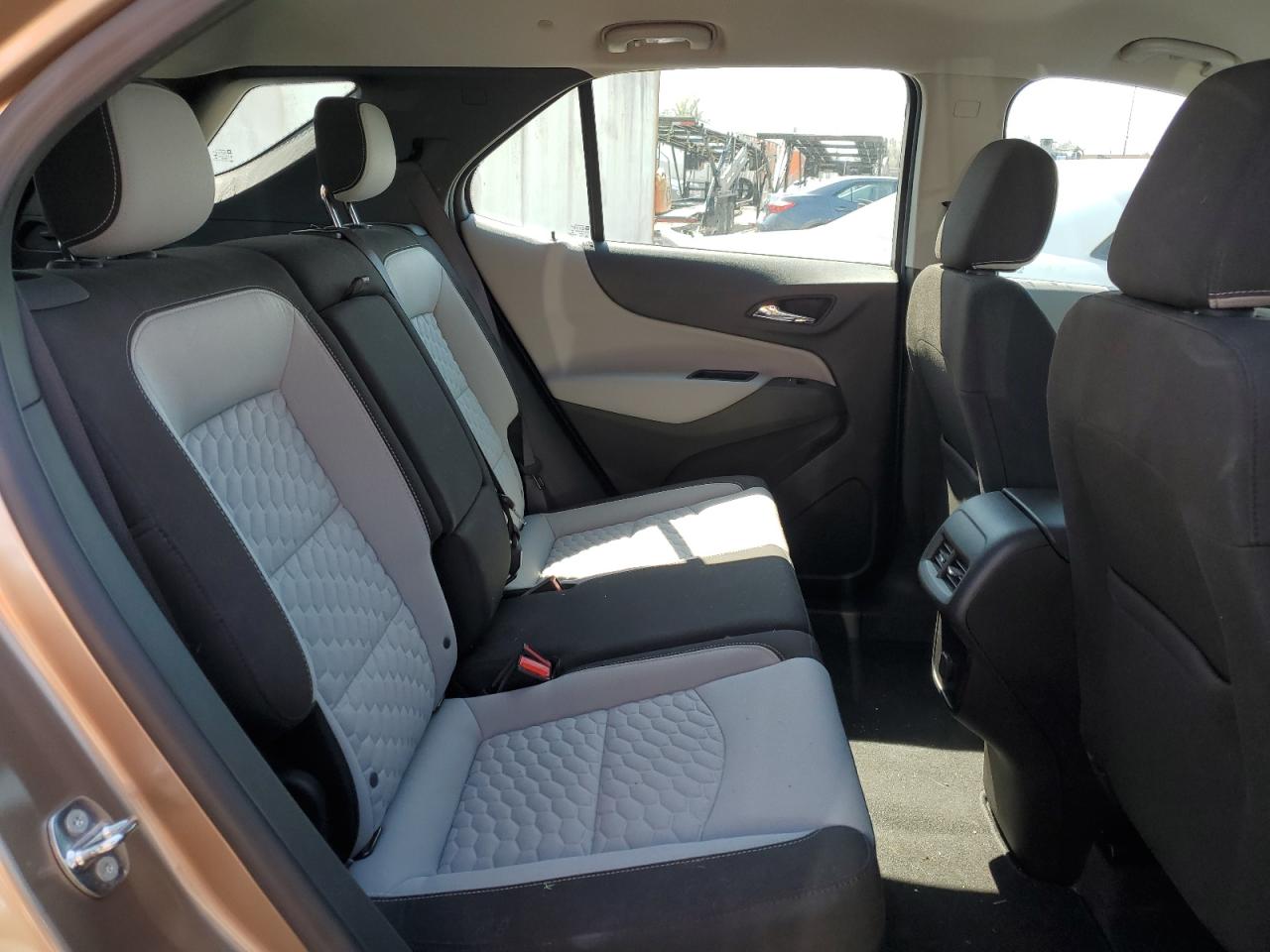 2GNAXREV0J6160128 CHEVROLET EQUINOX 2018