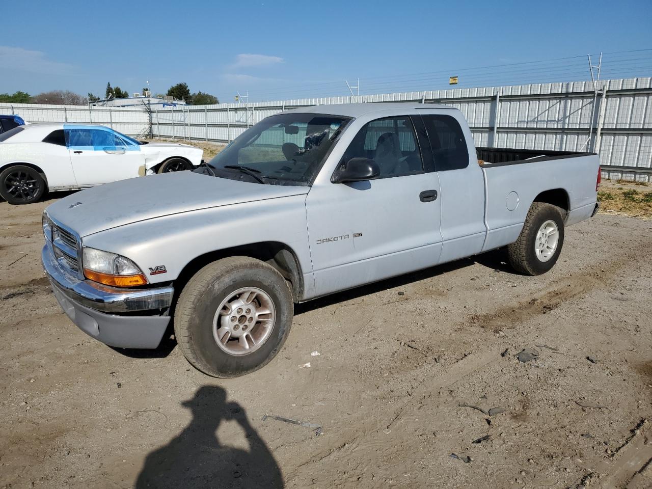 1B7GL22N2YS711368 2000 Dodge Dakota