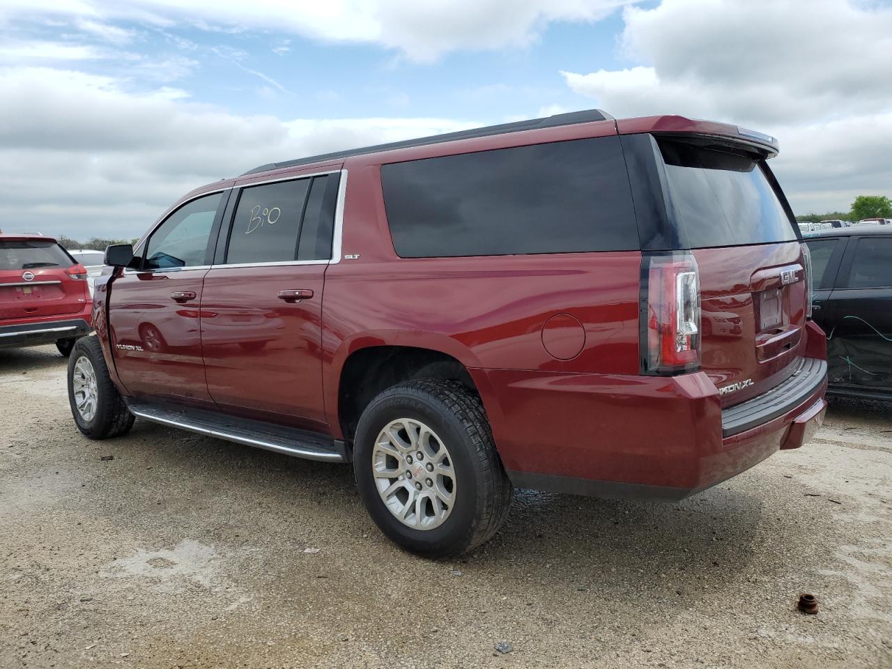 1GKS1GKC6KR245328 2019 GMC Yukon Xl C1500 Slt