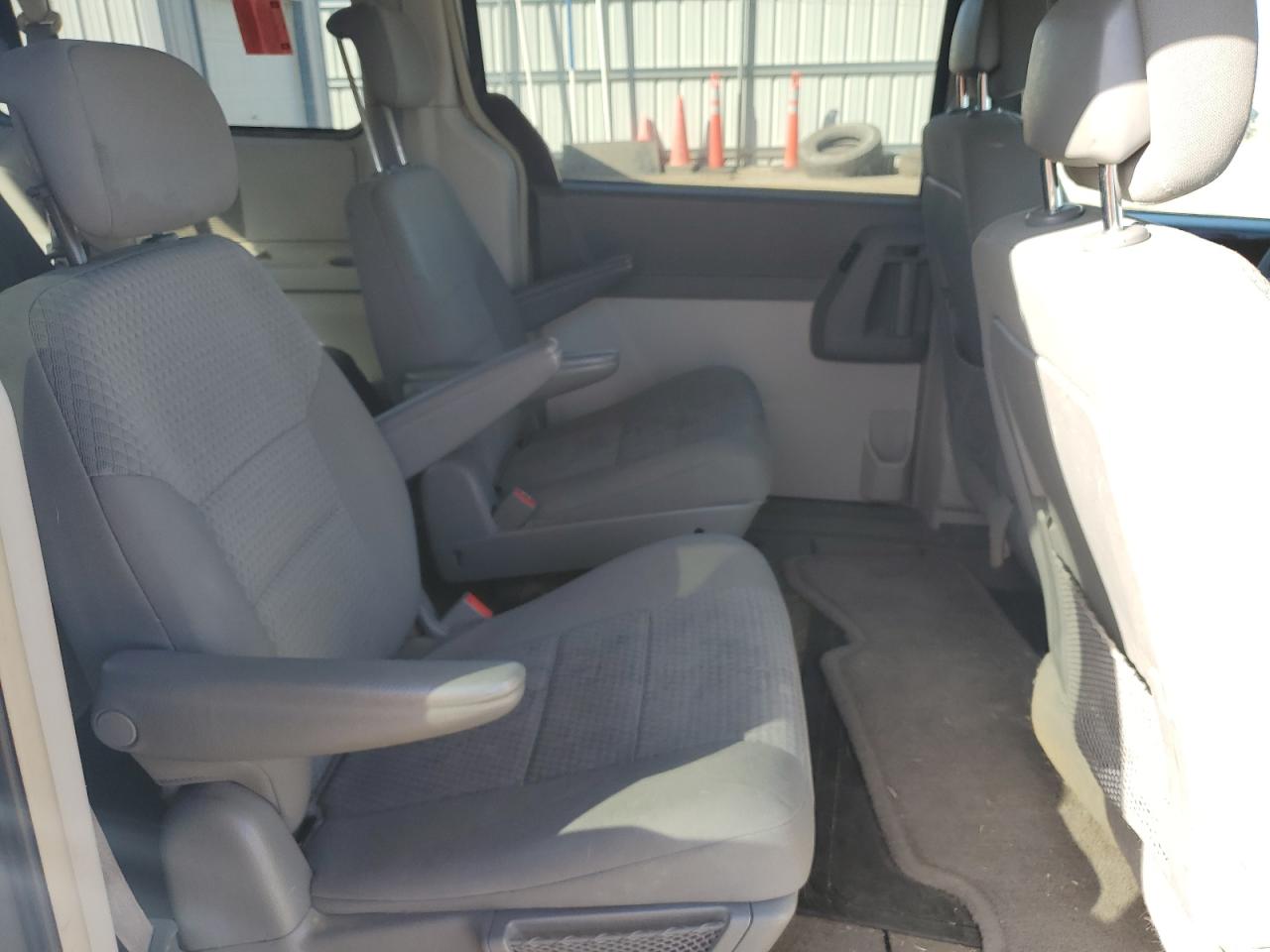 2A4RR5D13AR278888 2010 Chrysler Town & Country Touring