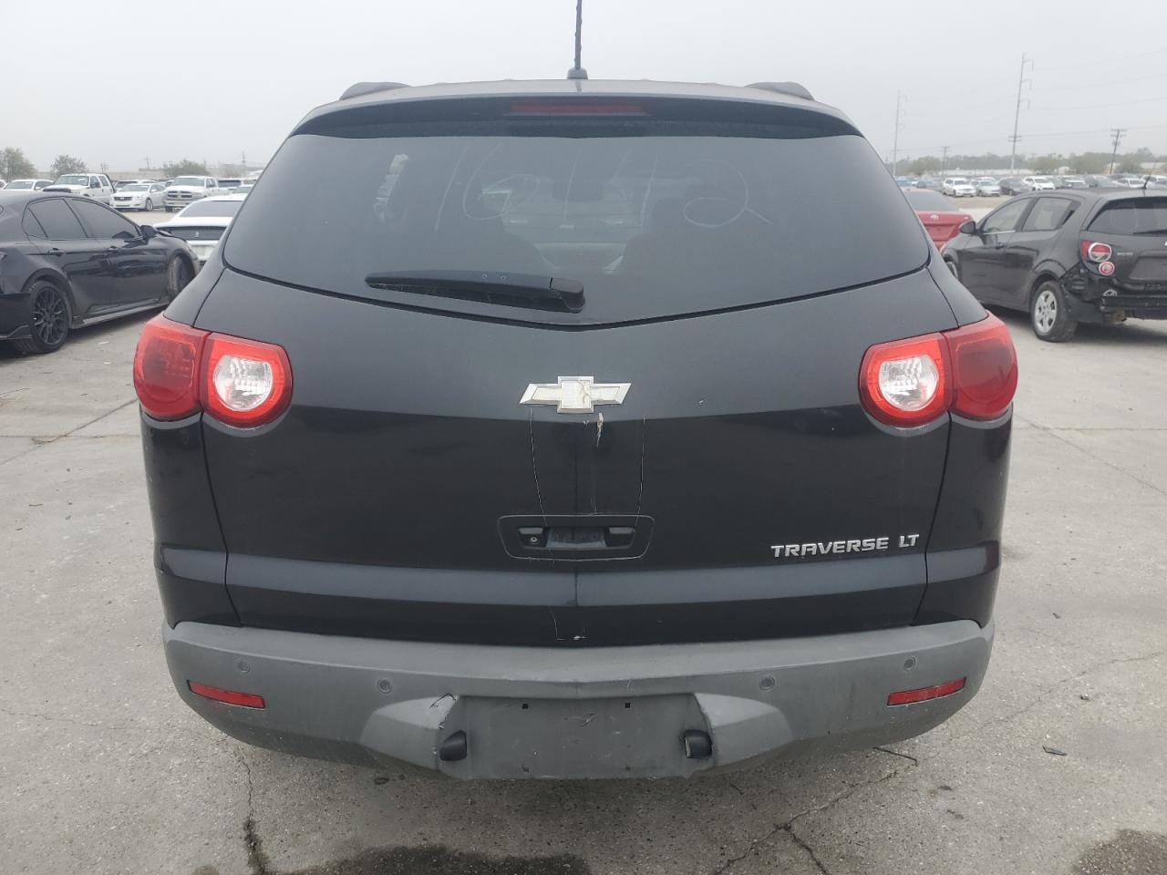 1GNKRJED2BJ210765 2011 Chevrolet Traverse Lt