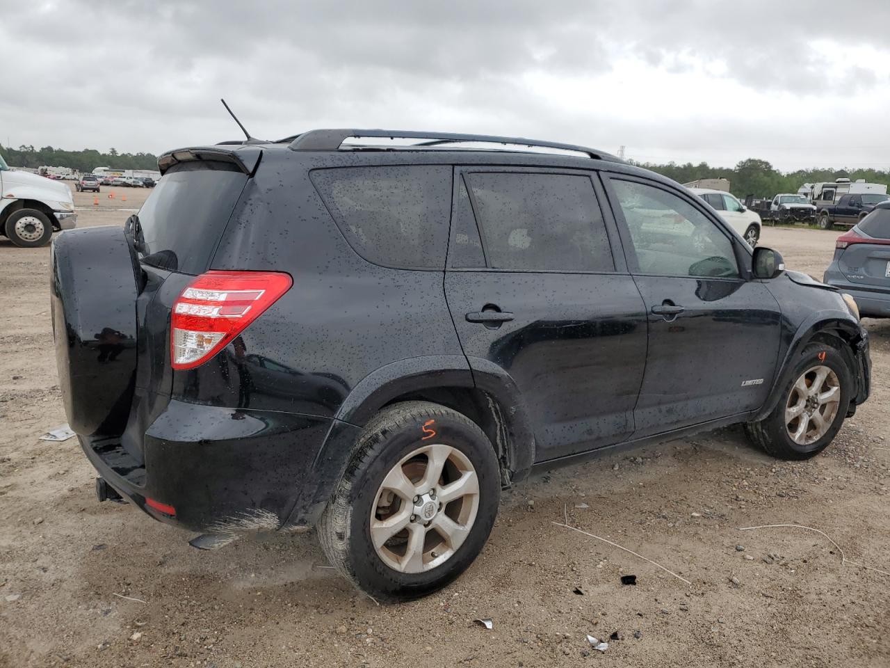 2T3YF4DV7AW017812 2010 Toyota Rav4 Limited