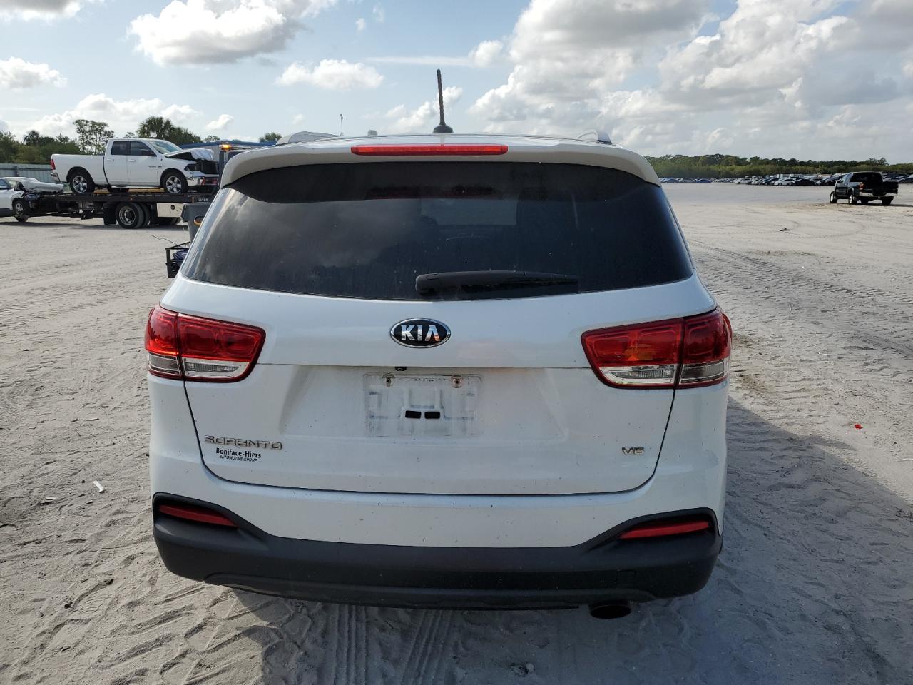 5XYPG4A51HG222774 2017 Kia Sorento Lx