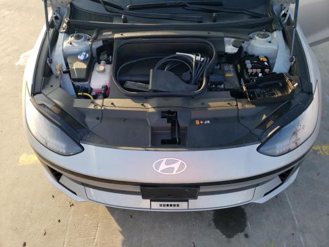 2023 HYUNDAI IONIQ 6 SE - KMHM34AAXPA029352