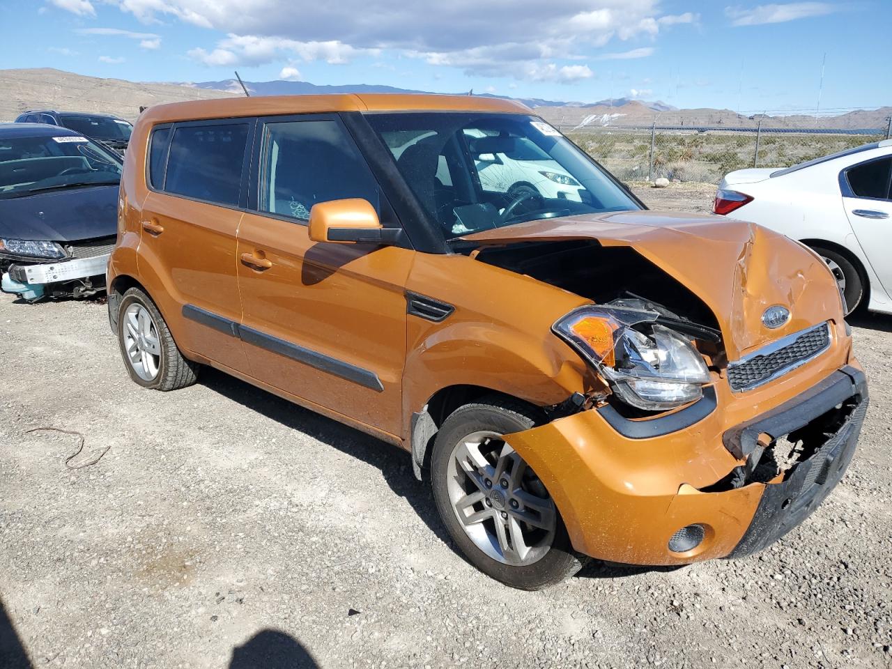 KNDJT2A24B7212465 2011 Kia Soul +