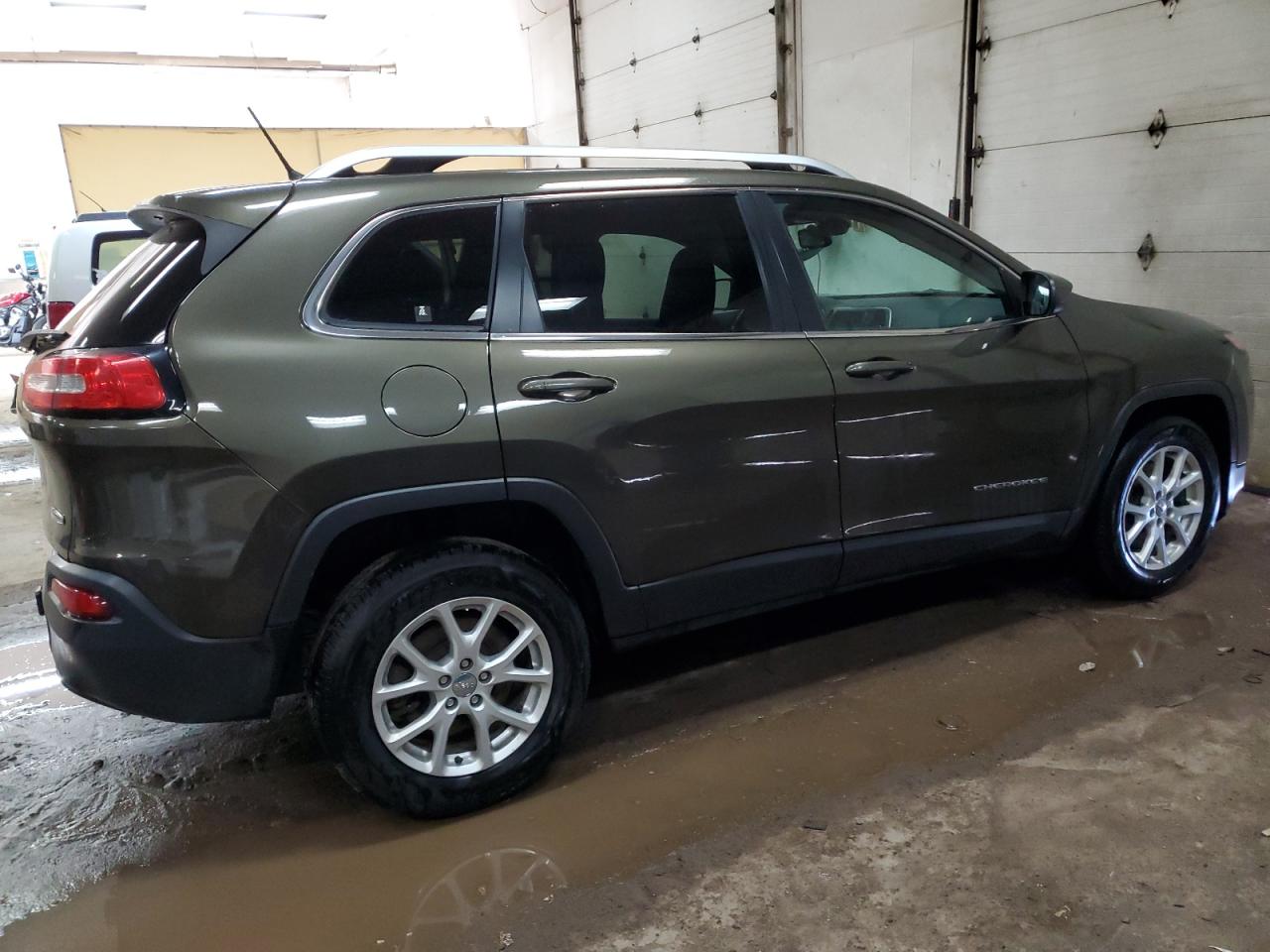 2015 Jeep Cherokee Latitude vin: 1C4PJMCB7FW515289