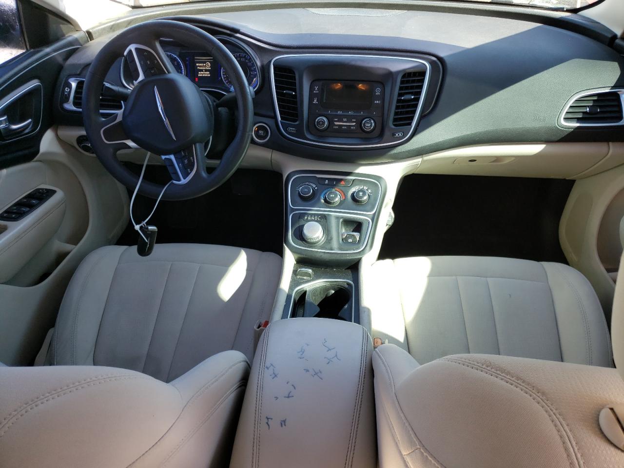 1C3CCCFB2FN609900 2015 Chrysler 200 Lx