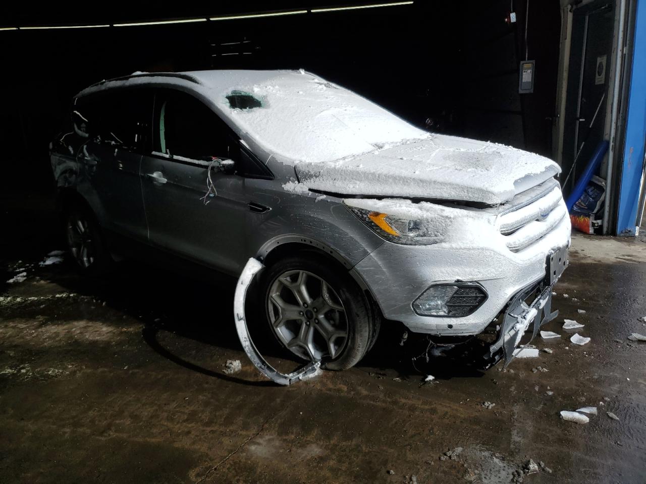 1FMCU9J91KUC26848 2019 Ford Escape Titanium