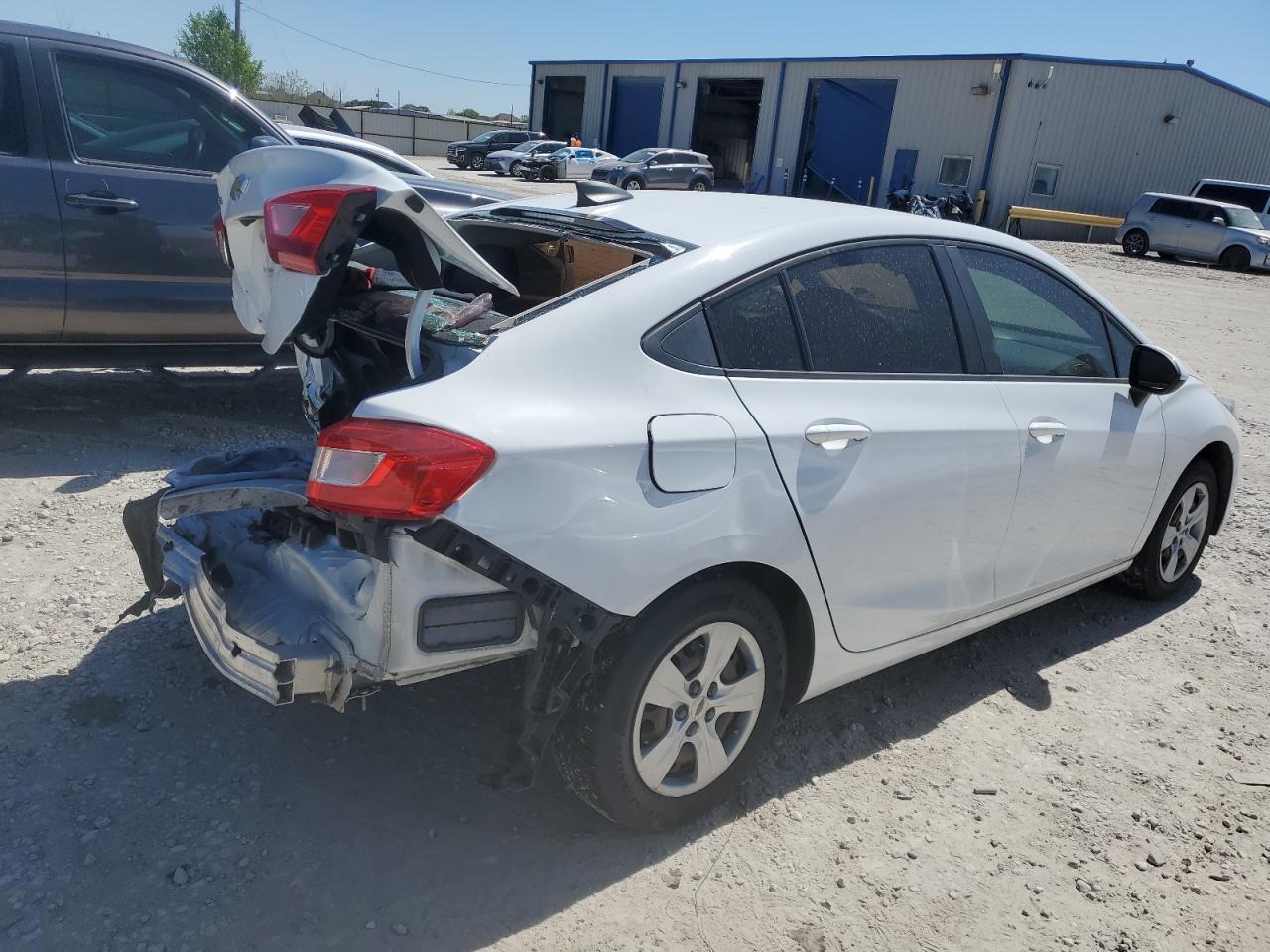 2018 Chevrolet Cruze Ls vin: 1G1BC5SM1J7228913