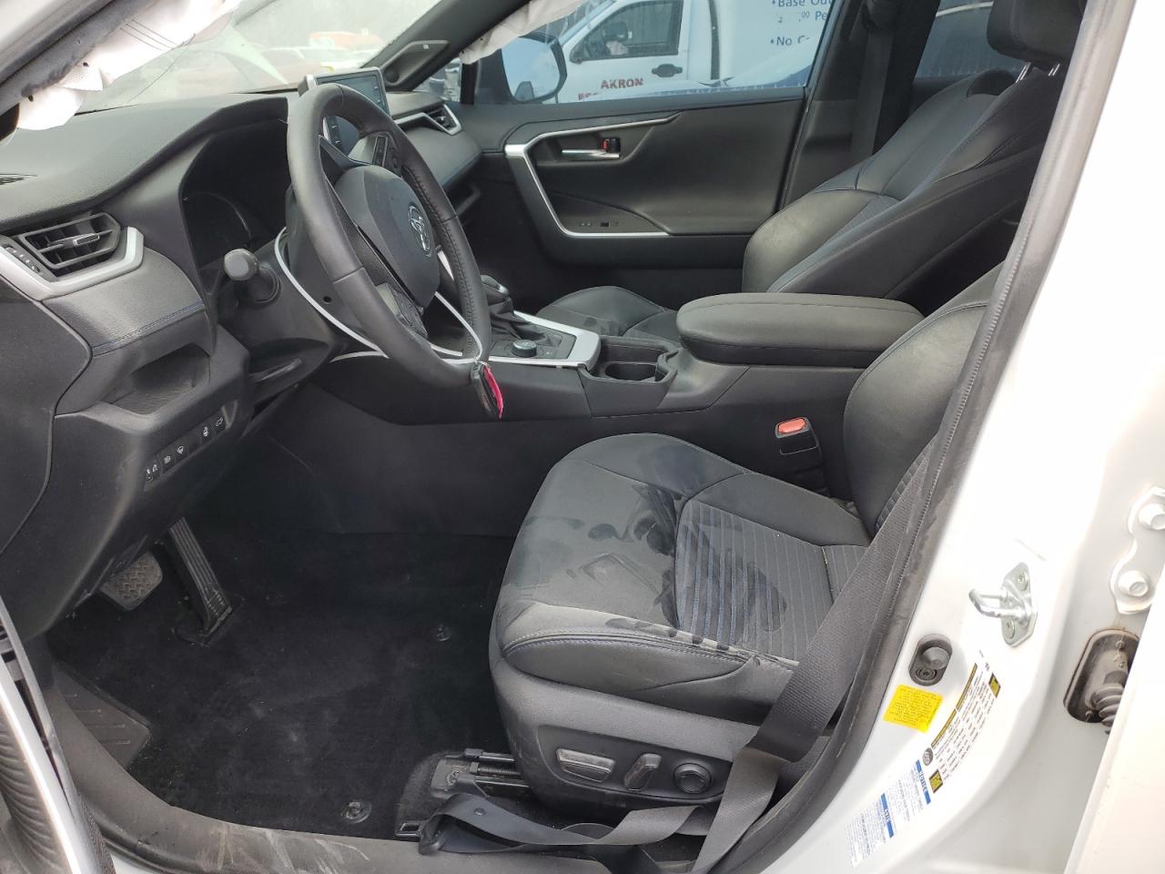 TOYOTA RAV4 XSE -