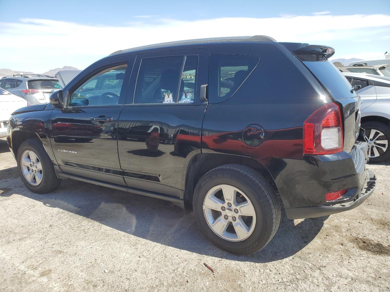 2017 Jeep Compass Latitude vin: 1C4NJCEA8HD117304