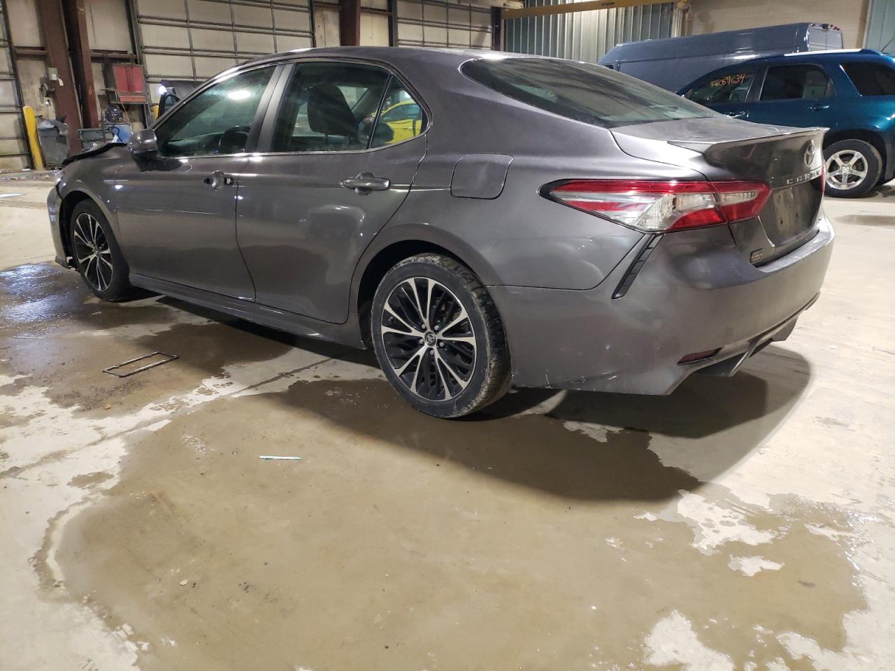 4T1B11HK3JU550459 2018 Toyota Camry L