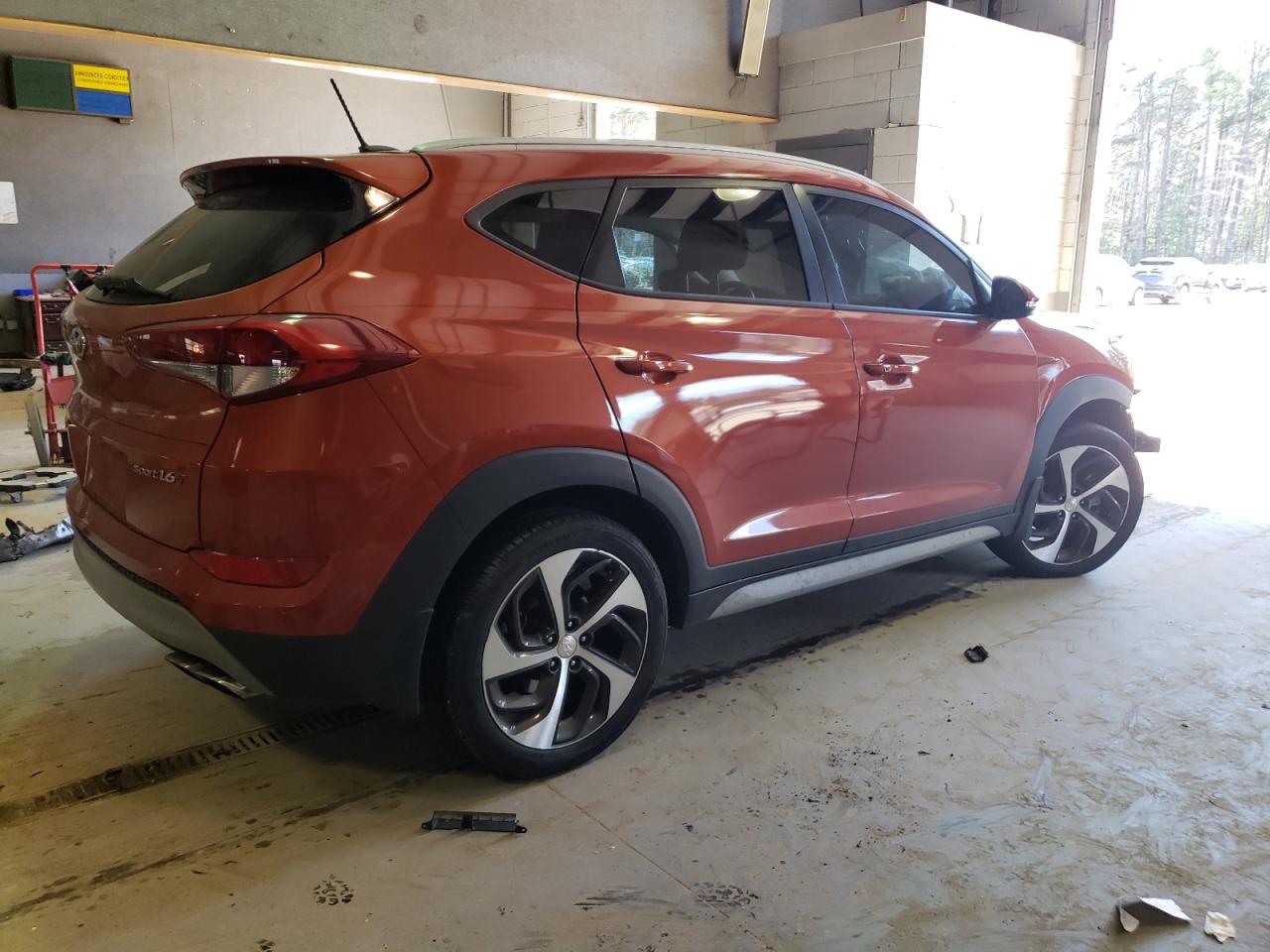 KM8J33A28HU472931 2017 Hyundai Tucson Limited