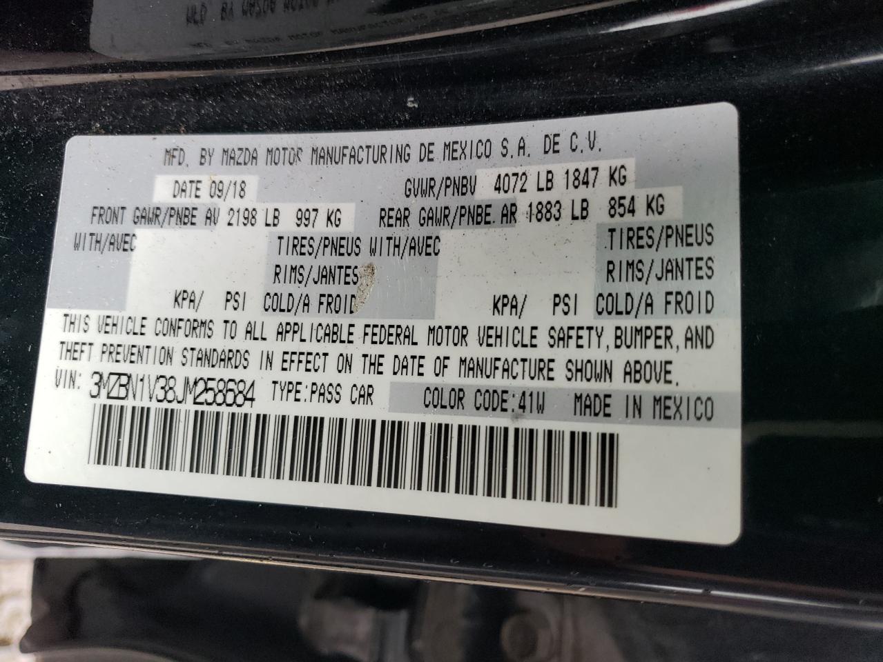 3MZBN1V38JM258684 2018 Mazda 3 Touring