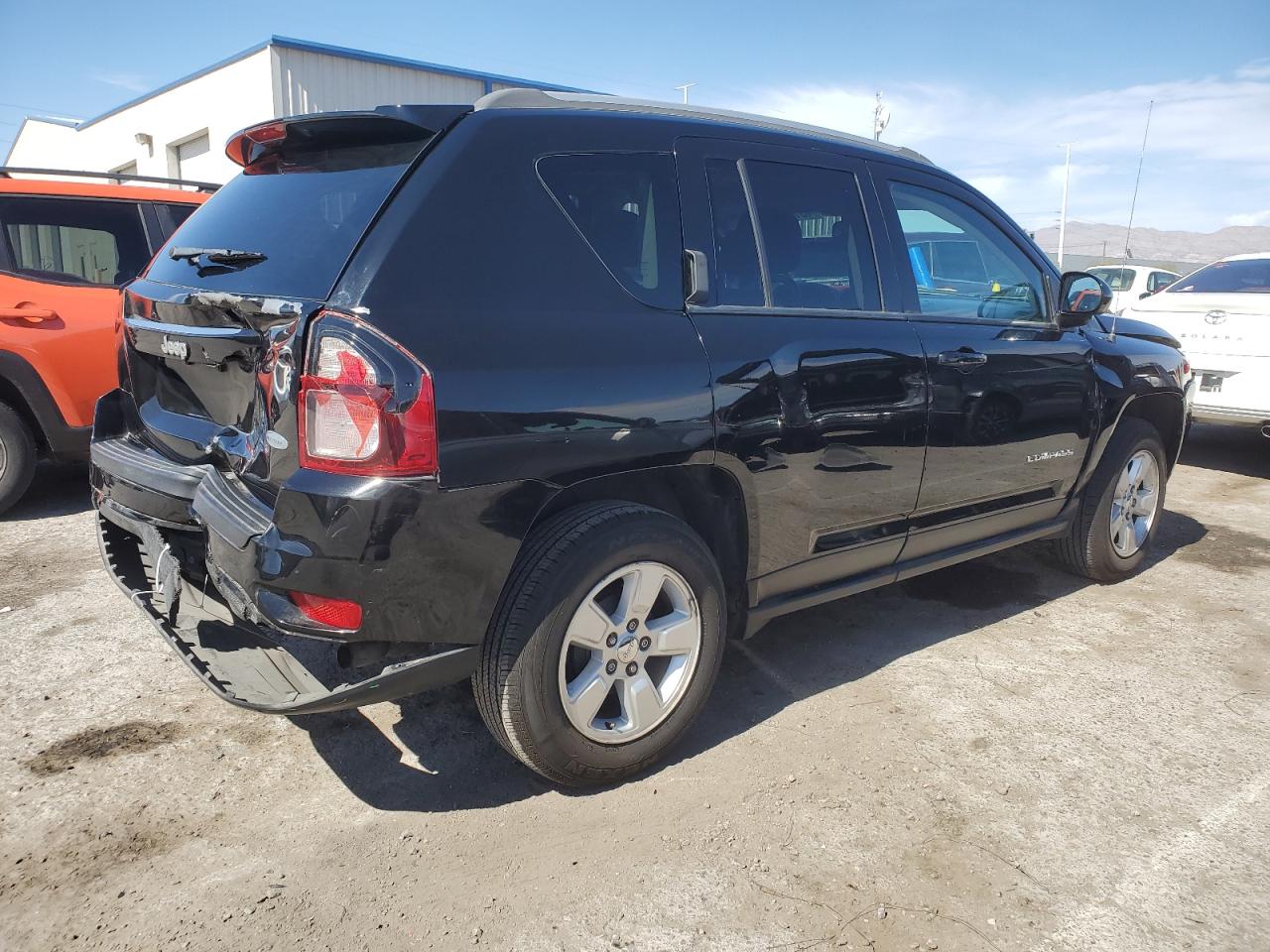 2017 Jeep Compass Latitude vin: 1C4NJCEA8HD117304