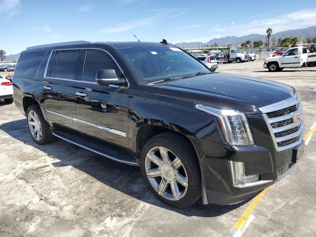 1GYS3HKJ3JR115199 2018 Cadillac Escalade Esv Luxury