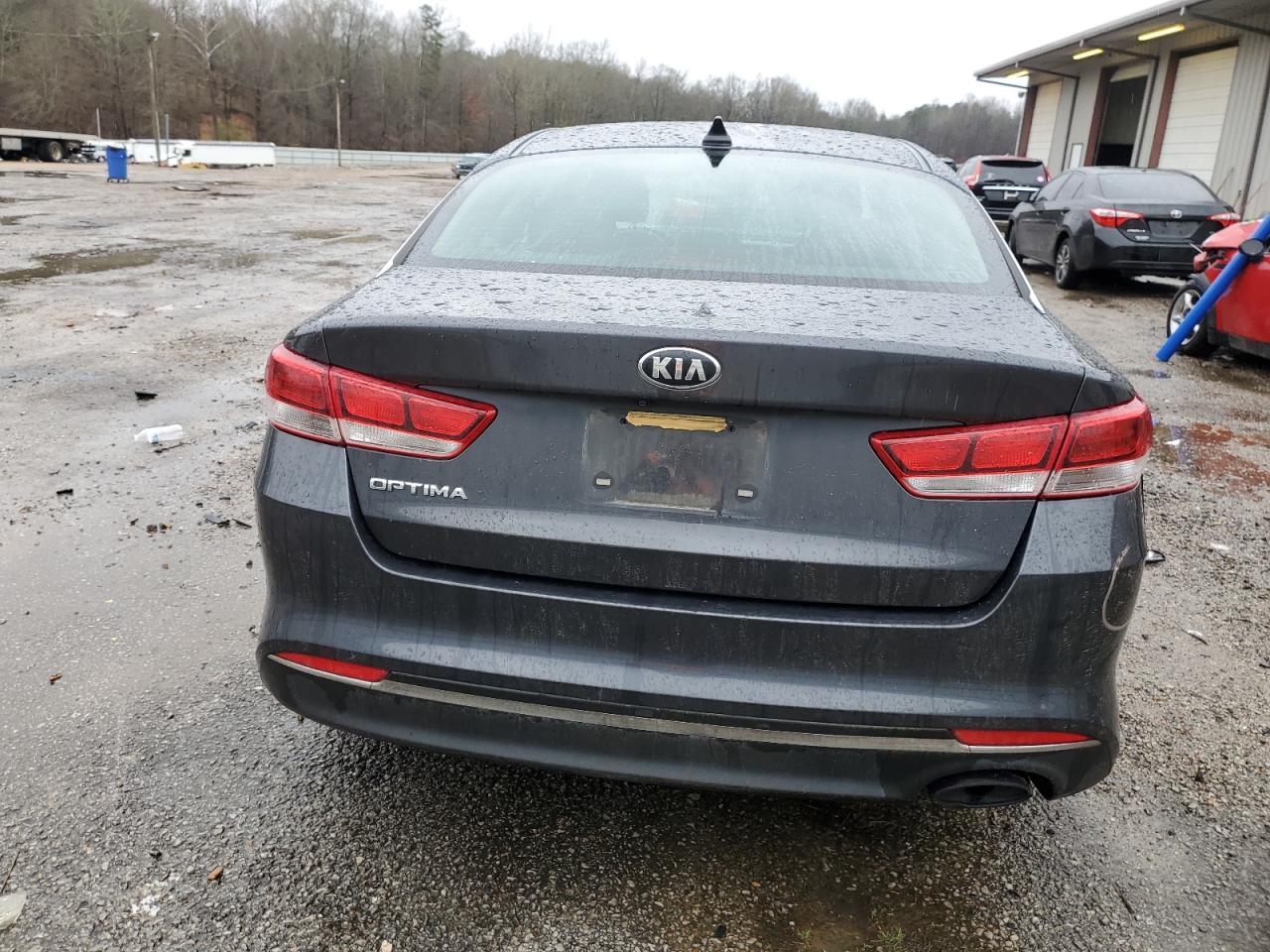 2017 Kia Optima Lx vin: 5XXGT4L33HG125118