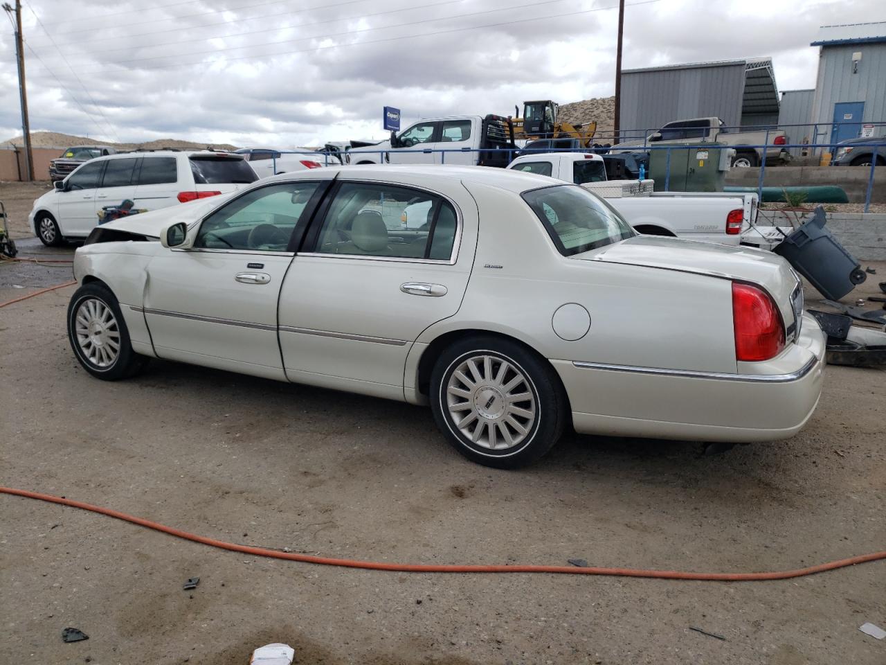 1LNHM83W94Y601867 2004 Lincoln Town Car Ultimate