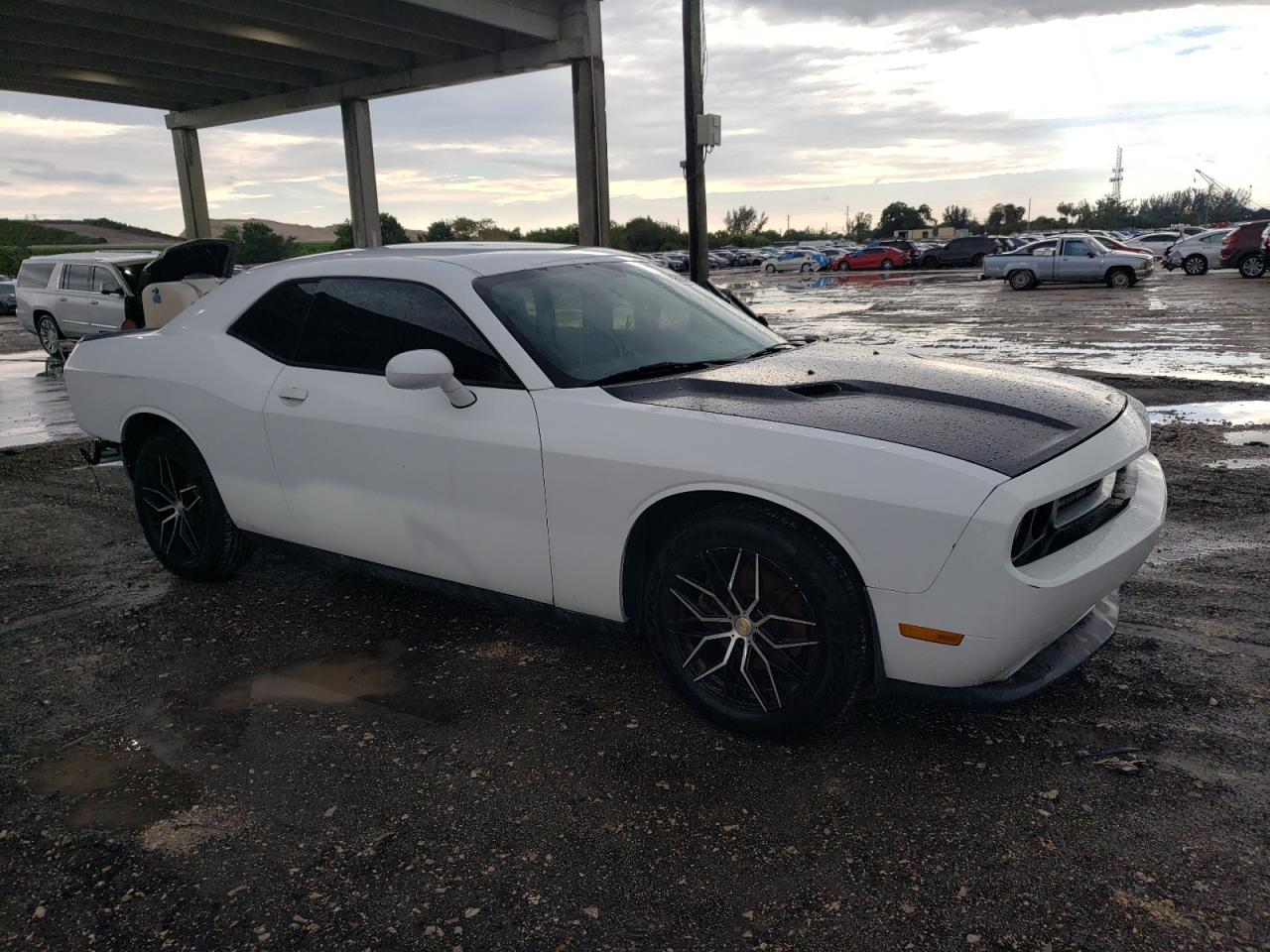 2C3CDYAG6DH723966 2013 Dodge Challenger Sxt