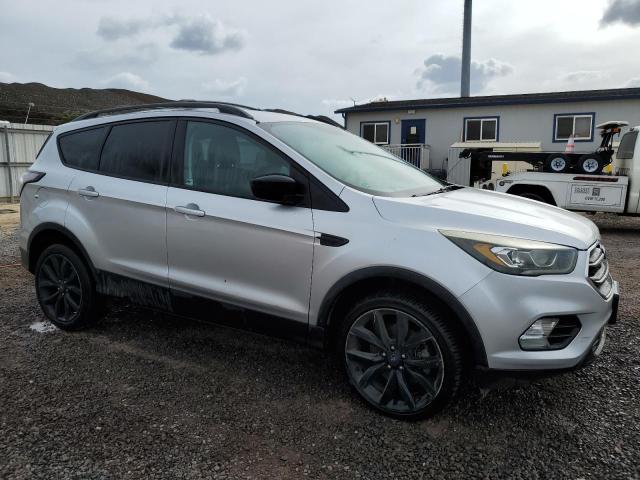 Vin: 1fmcu9gd4huc80696, lot: 44236814, ford escape se 20174