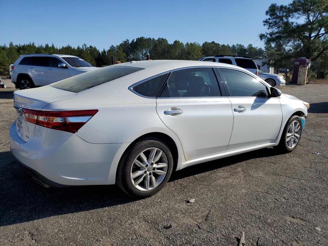 4T1BK1EB6FU180911 2015 Toyota Avalon Xle