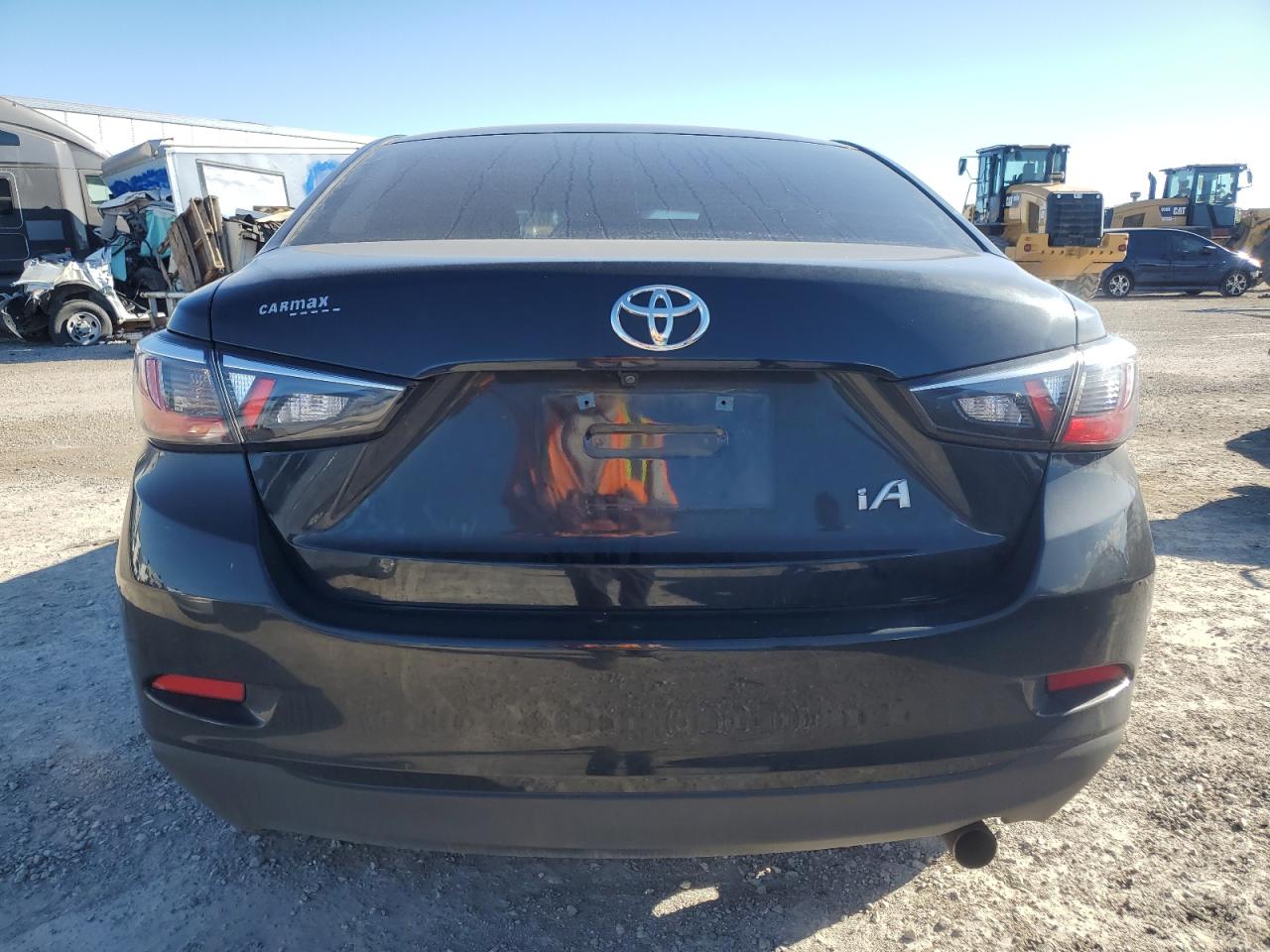 3MYDLBYV9HY180019 2017 Toyota Yaris Ia