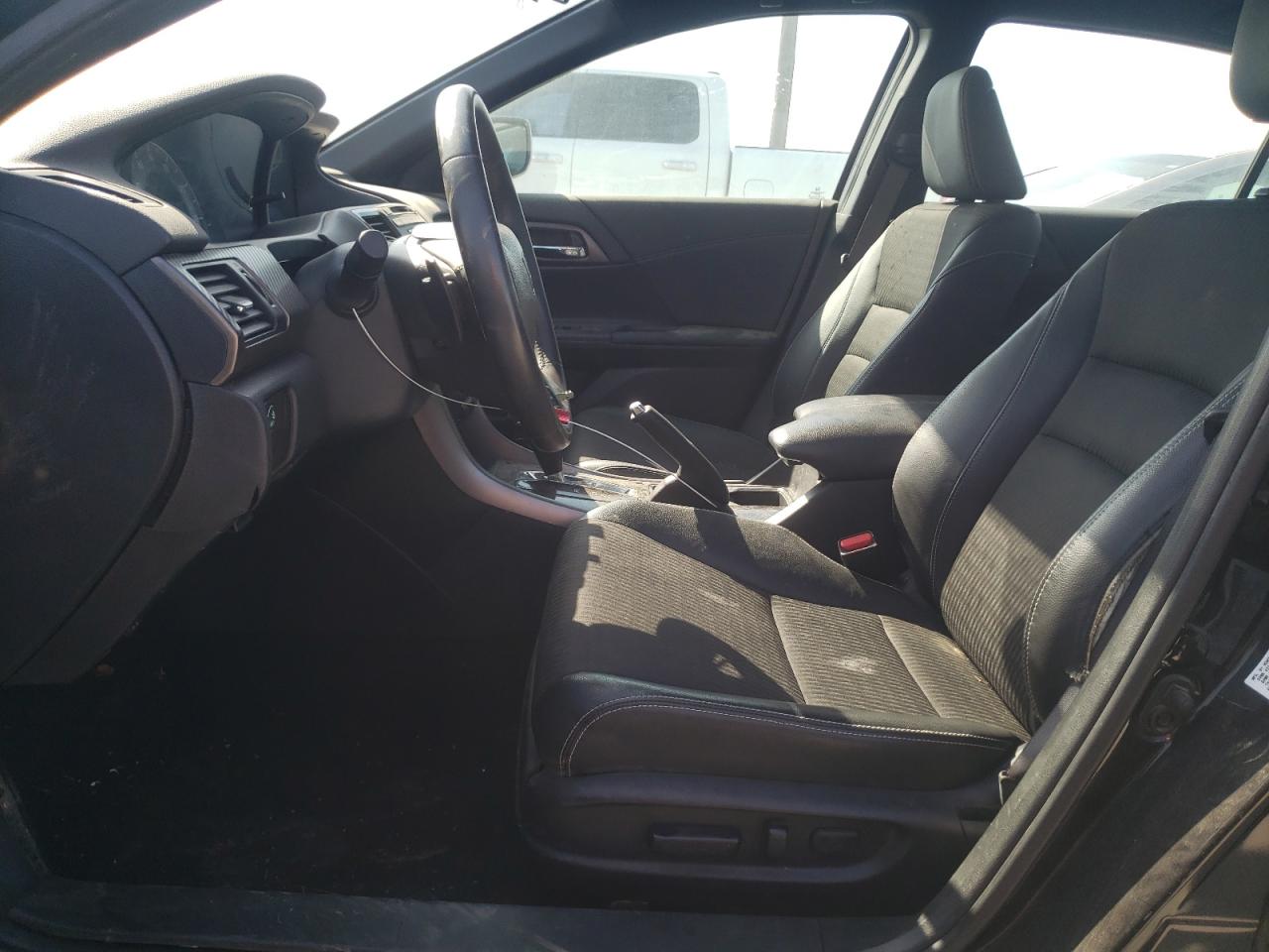1HGCR2F58HA268299 HONDA ACCORD 2017