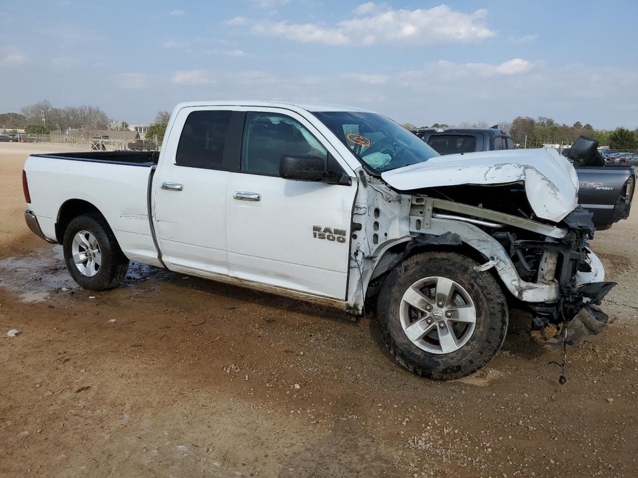 1C6RR6GT2GS375796 2016 Ram 1500 Slt