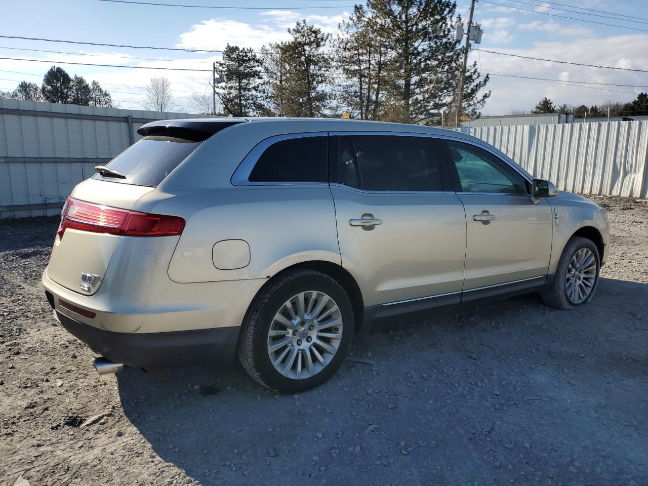 2LMHJ5AR3ABJ28016 2010 Lincoln Mkt